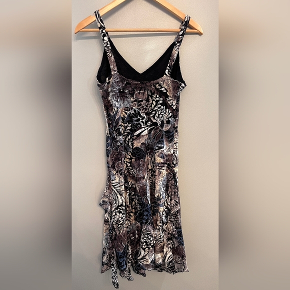 Tricotto Patterned & Ruffle Dress - Picture 3 of 7